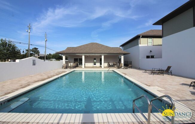 Stunning Destin Oaks Townhouse with Community Pool!