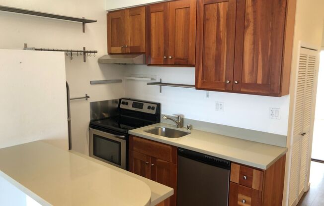 Top Floor Remodeled rent controlled apartment w/ parking, storage and water, garbage and laundry included.