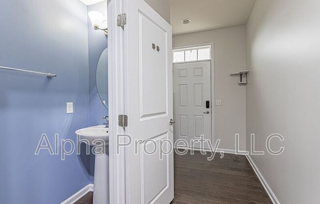 202 ALDERSIDE PL