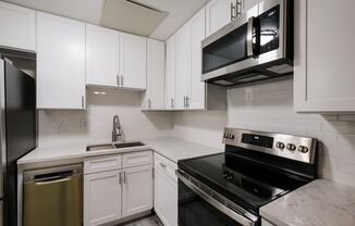 Renovated 1/1 *Small Apartment Community* in Tobin Hill