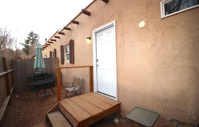 2 beds, 1 bath, $1,050, Unit 2406 W Vermijo Ave #3