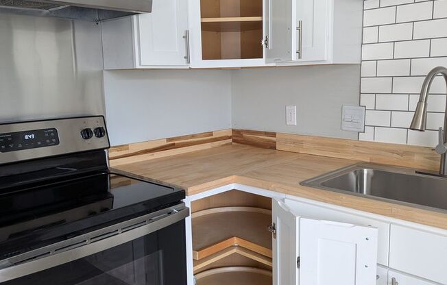 2 beds, 1 bath, 855 sqft, $1,099, Unit 3364-06