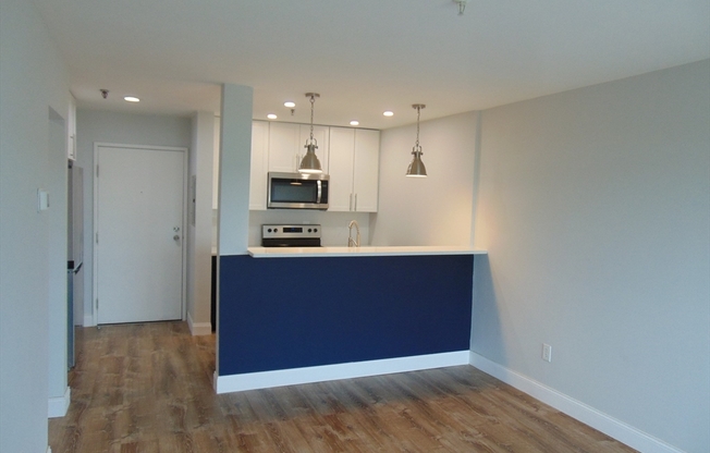 1 bed, 1 bath, 644 sqft, $2,100, Unit 310