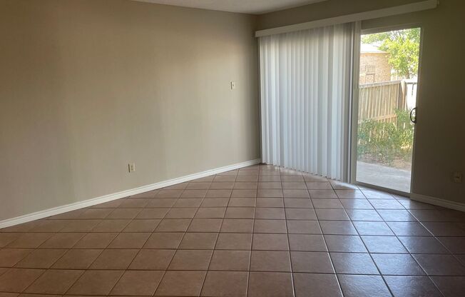 2 beds, 2 baths, $1,100