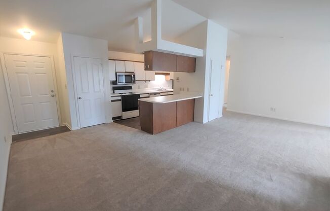 Move-in Ready Condo located in Rose Croft Community!