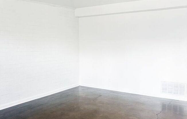2 beds, 1 bath, $1,149, Unit 70