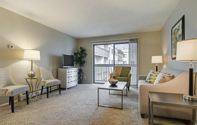 Oakwood Apartments in Plymouth, MN Living Room
