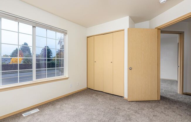 4 beds, 2.5 baths, 1,545 sqft, $2,395, Unit J8