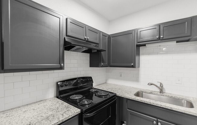 1 bed, 1 bath, 487 sqft, $870, Unit E