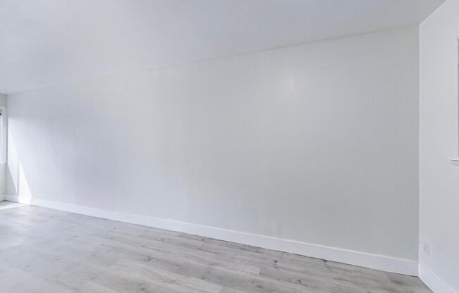 Studio, 1 bath, 550 sqft, $1,498, Unit 108