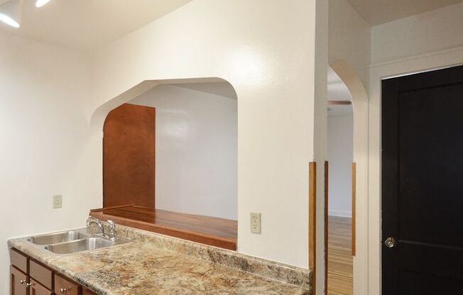 Studio, 1 bath, 375 sqft, $825, Unit 24 - 321