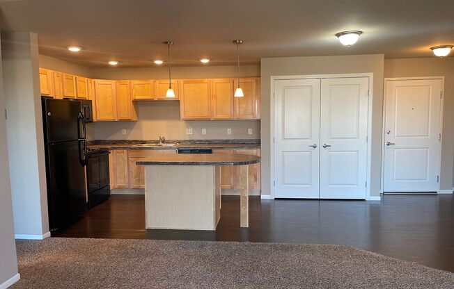 2 beds, 2 baths, 1,011 sqft, $1,255, Unit 2450-205