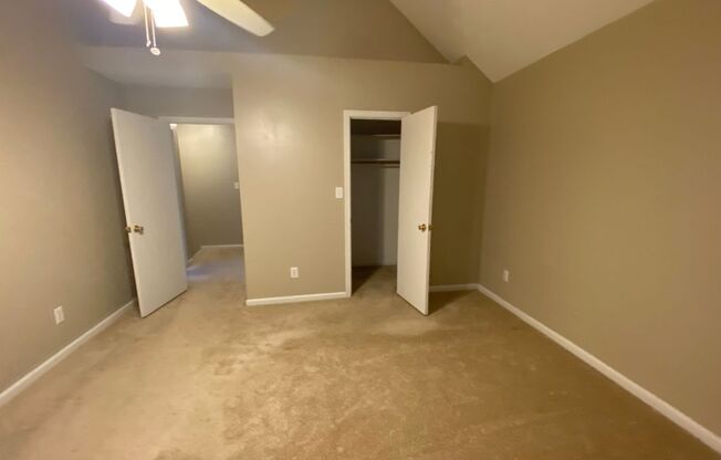 2 beds, 2.5 baths, $1,825, Unit Unit 4