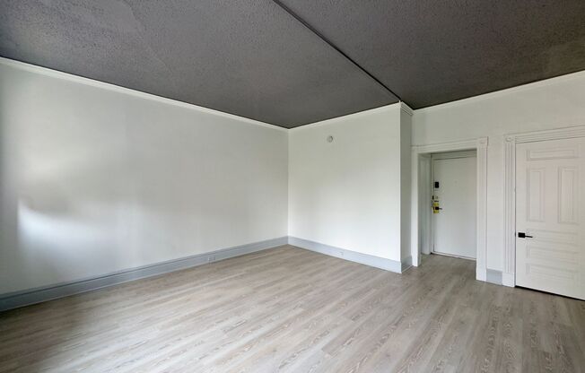 4 AND 10 E BIDDLE ST