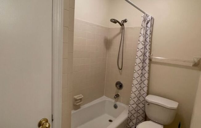 2 beds, 2 baths, $1,625