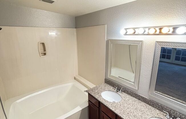 2 beds, 2 baths, $1,375, Unit UNIT D