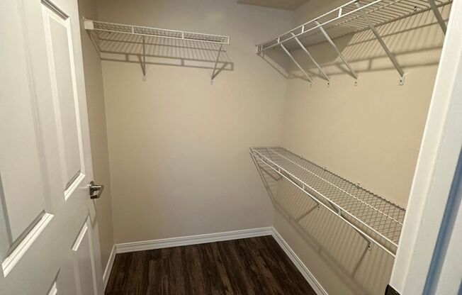 1 bed, 1 bath, 854 sqft, $2,075, Unit 212