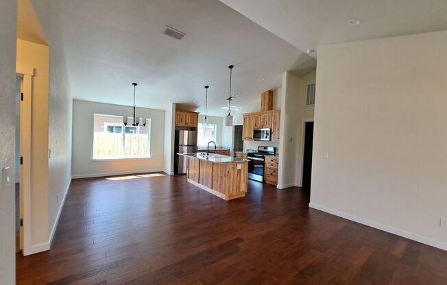 2022 Construction 3 Bed, 2 Bath Close to Downtown Grants Pass