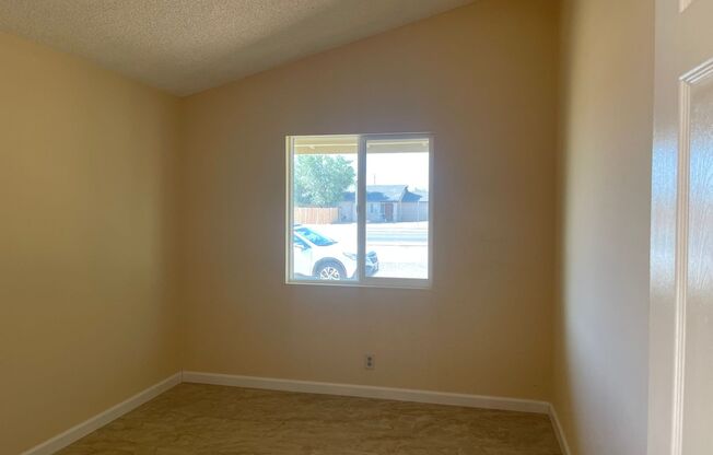 7731 - 7733 California City Blvd