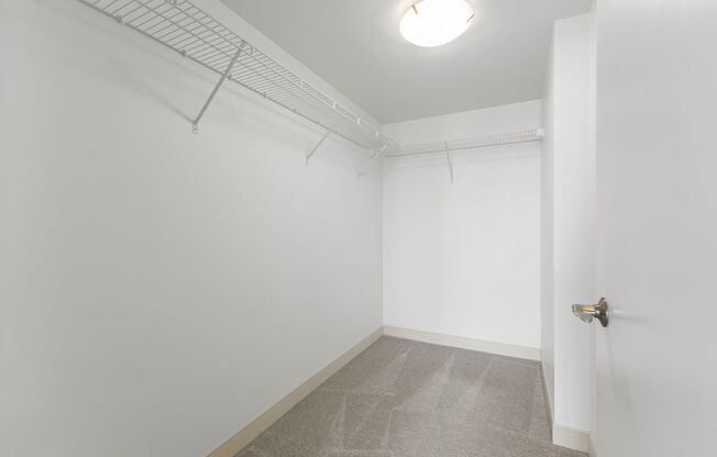 2 beds, 2 baths, $4,400, Unit # 4403