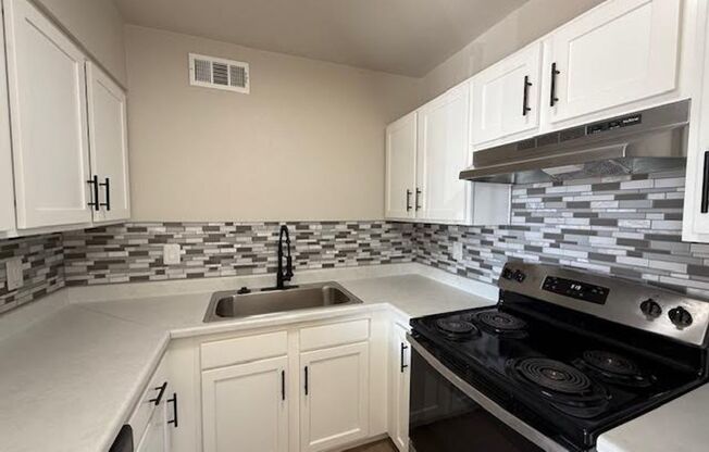 2 beds, 2 baths, 750 sqft, $1,075, Unit 226