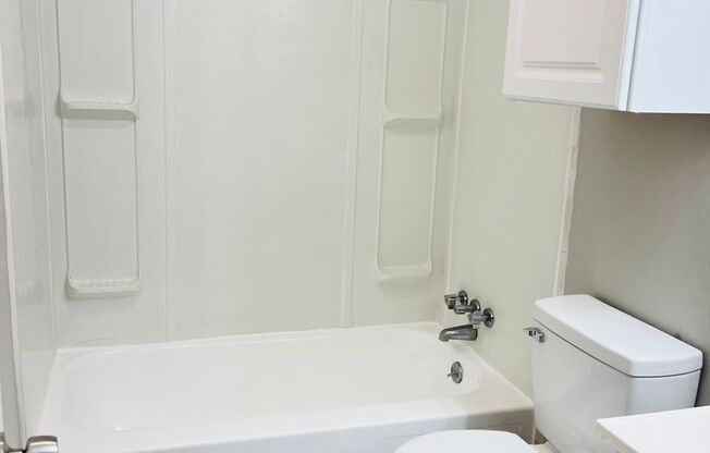 Studio, 1 bath, 494 sqft, $690, Unit 15