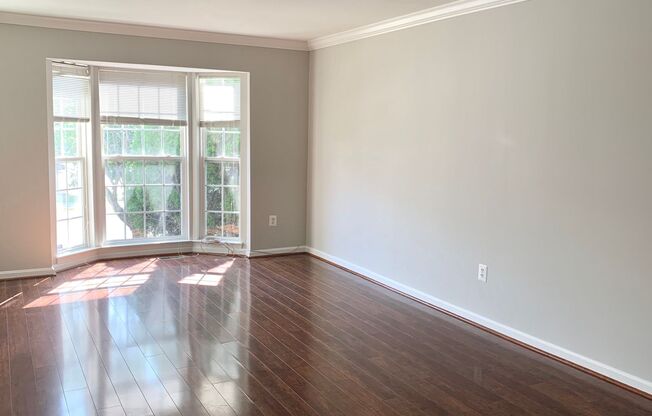 Gorgeous 3bd 2.5bth updated townhouse in Odenton.