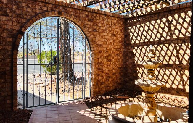 Charming 3 bedroom, 2 bath home in West  El Paso!