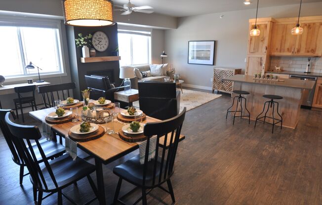 2 beds, 2 baths, $1,525, Unit 217