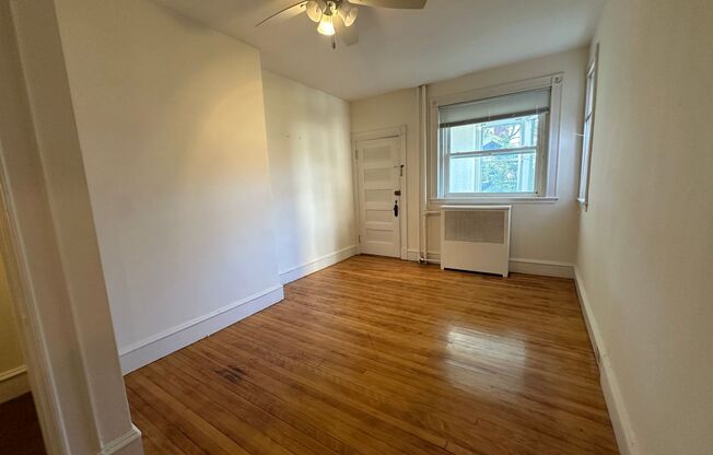 2 beds, 1 bath, 750 sqft, $2,950, Unit 36