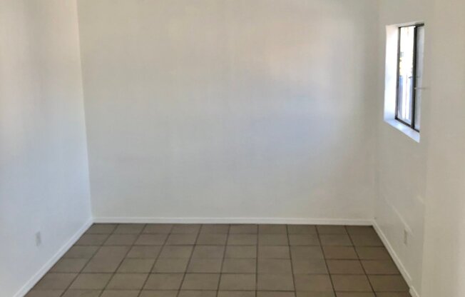706 S BURGER AVE