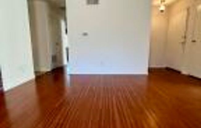 Charming single-story, end-unit condo located in the desirable Whispering Pines community of Annandale