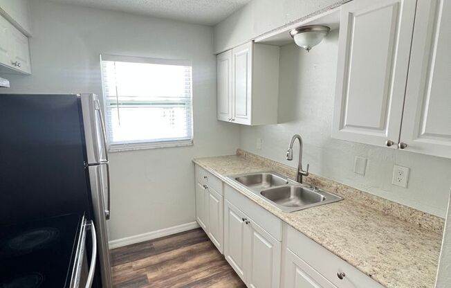 2 beds, 1.5 baths, 800 sqft, $1,700, Unit 210