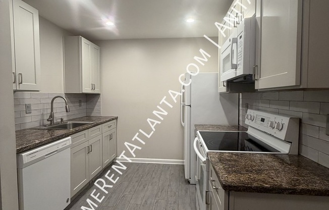 3113 COLONIAL WAY