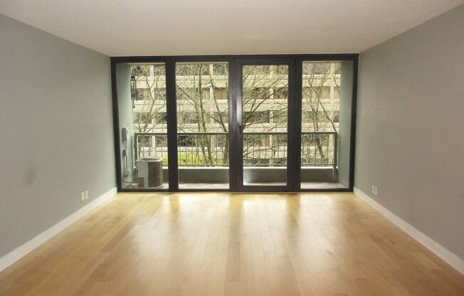 Harrison East Condos - 1 bed/1 bath w/balcony/storage/free laundry/pool (DOWNTOWN/PSU/OHSU)