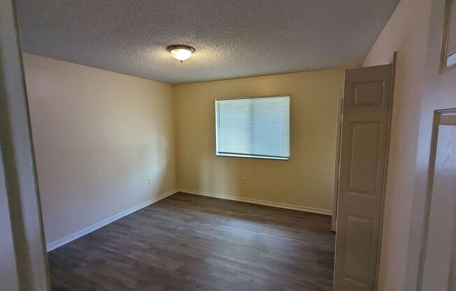 1 bed, 1 bath, 840 sqft, $1,075, Unit 1303