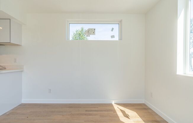 Studio, 1 bath, 275 sqft, $1,125, Unit 301