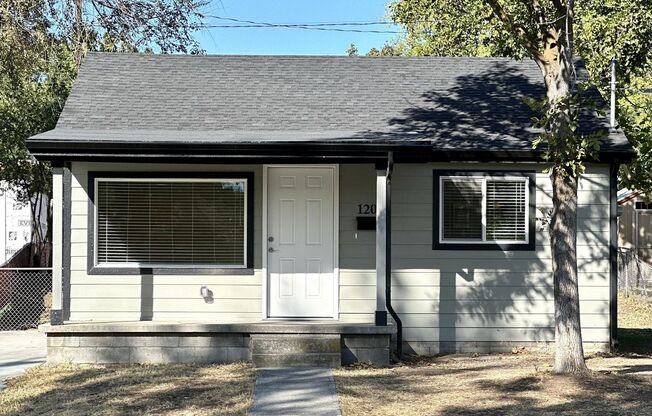 Charming Newly Renovated Richland Home – A Must-See!