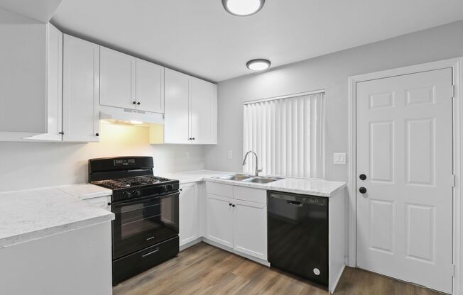 1542 E. 8th St., Ontario