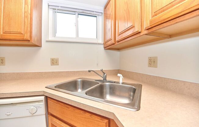 2 beds, 1 bath, 750 sqft, $975, Unit 1217-07