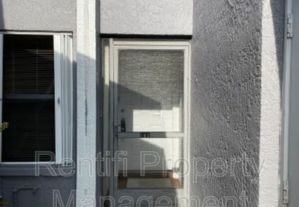 4626 SE 5 PL