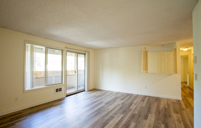 2 beds, 2 baths, $1,595, Unit 9132