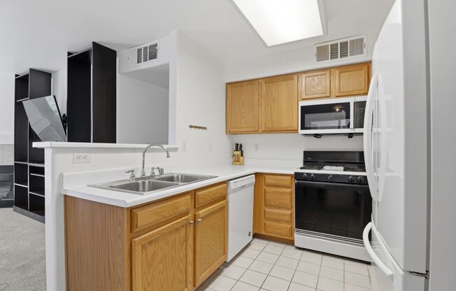 2 beds, 2 baths, $1,200, Unit # 103