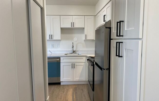 Studio, 1 bath, 405 sqft, $995, Unit Unit 310