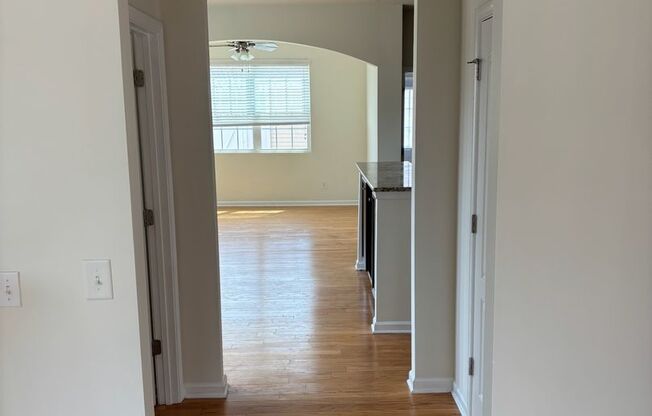 Renovated 3Bd, 2.5Ba End Unit Lake Norman Townhome with Fenced-in Yard and 1 Car Garage
