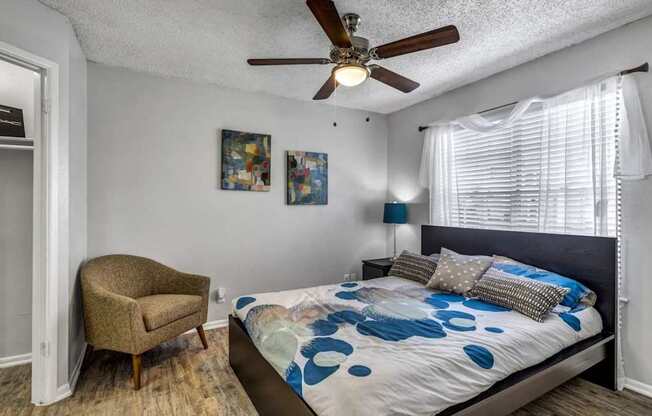 Bedroom With Ceiling Fan at Viva Max, San Antonio, TX
