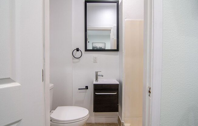 Studio, 1 bath, 141 sqft, $1,077.08, Unit 03