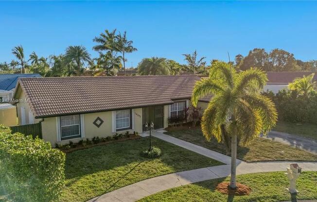 14242 SW 46 TER