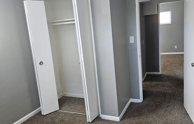 2 beds, 1 bath, 750 sqft, $1,020, Unit B08 1050 01