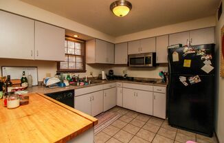 3 beds, 3 baths, $2,400, Unit Unit A